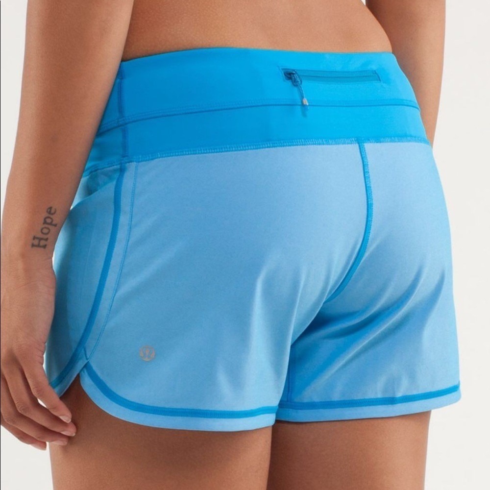 Lululemon Women's Groovy Run Short blue Size 6 Built in Liner Mid Rise Run Gym